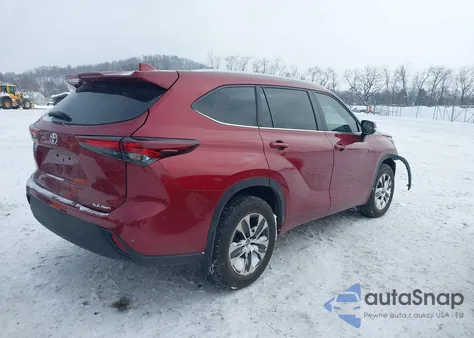 2024 Toyota Highlander Xle z USA, uszkodzony, nr VIN 5TDKDRBH9RS541305